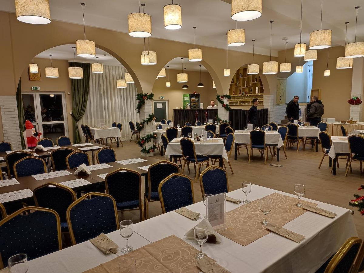 Hotel Iri Buşteni Dış mekan fotoğraf